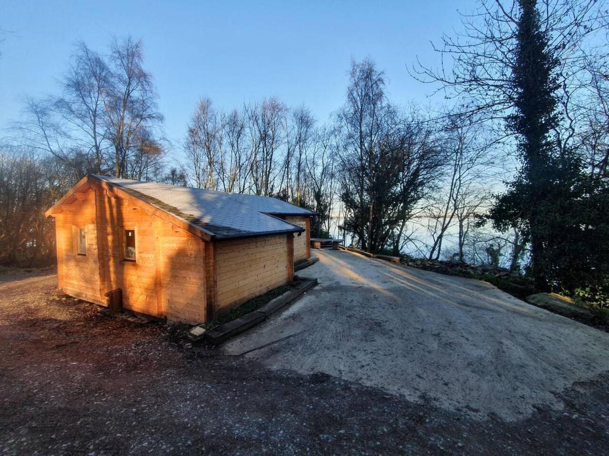 Stunning Log Cabin On The Lake Portroe المظهر الخارجي الصورة